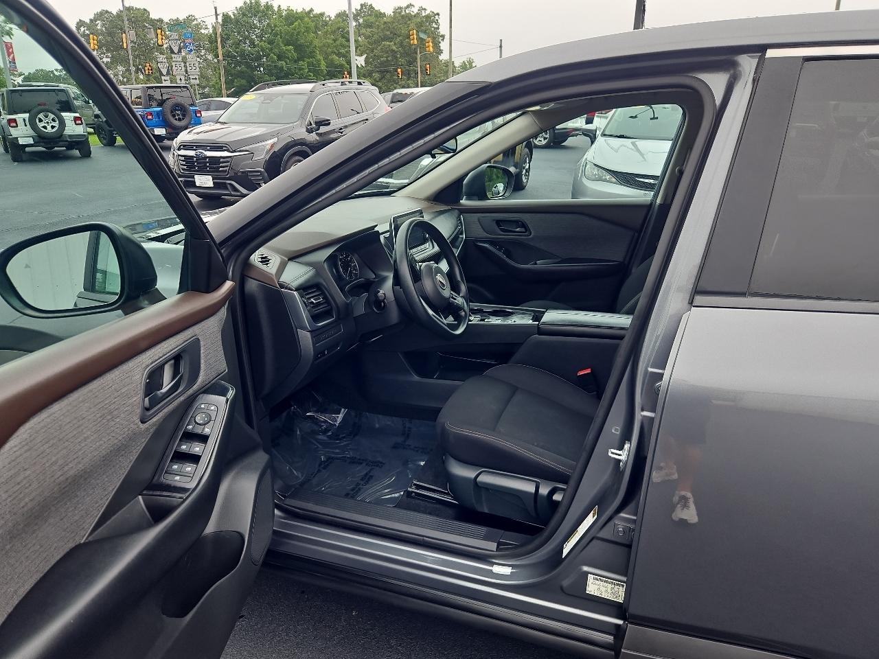 Nissan Rogue  2023