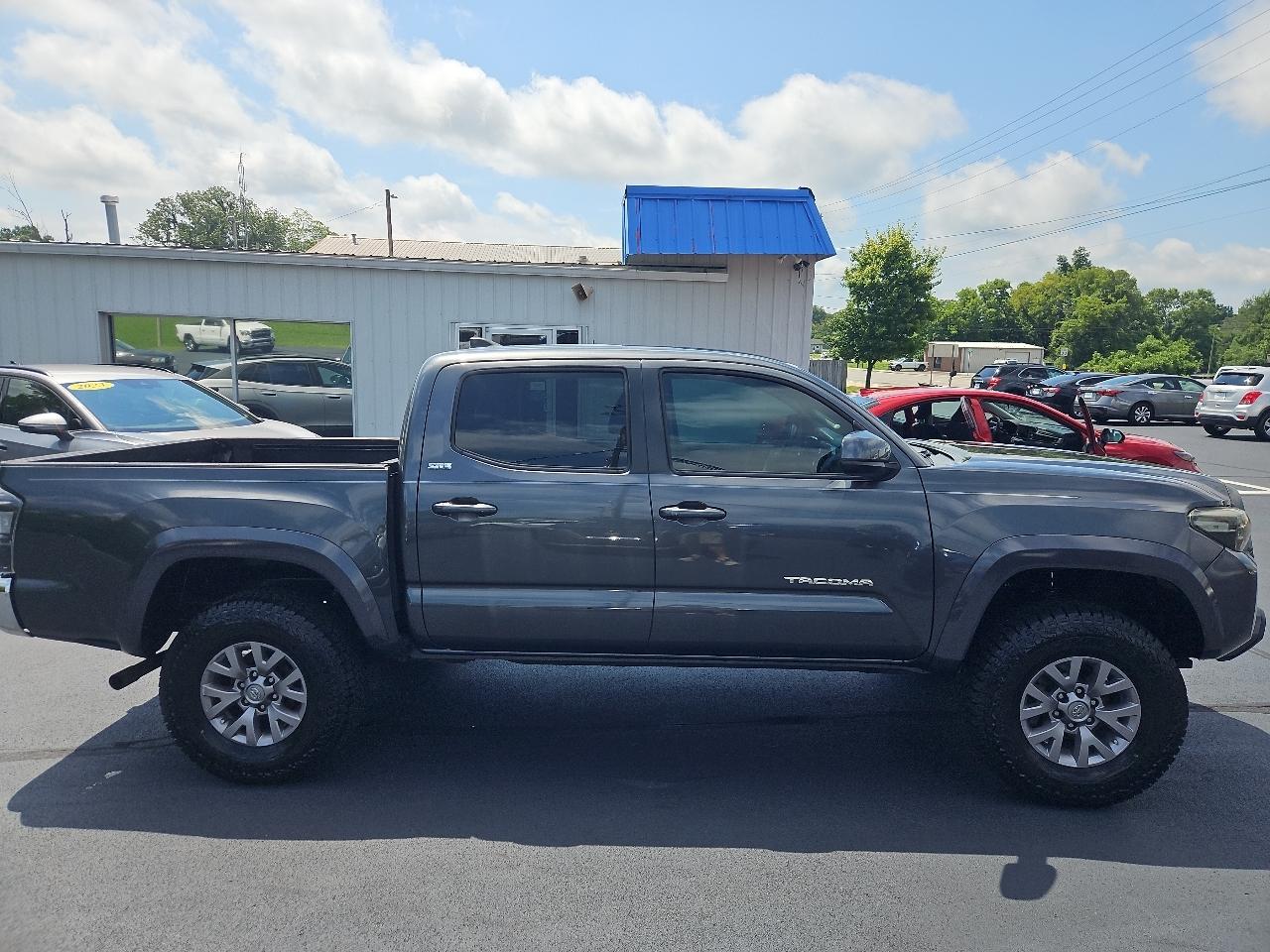 Toyota Tacoma  2019