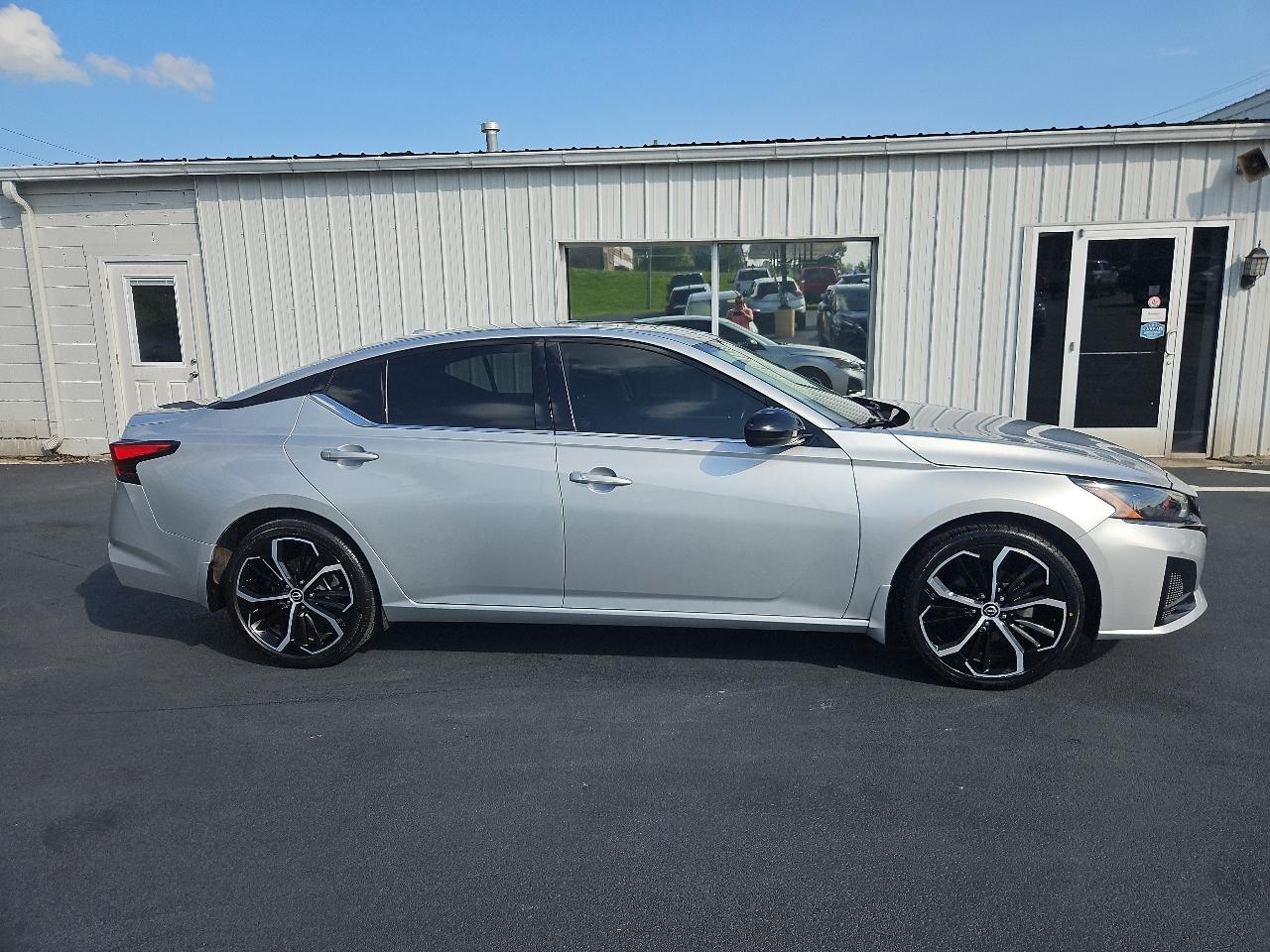 Nissan Altima  2024