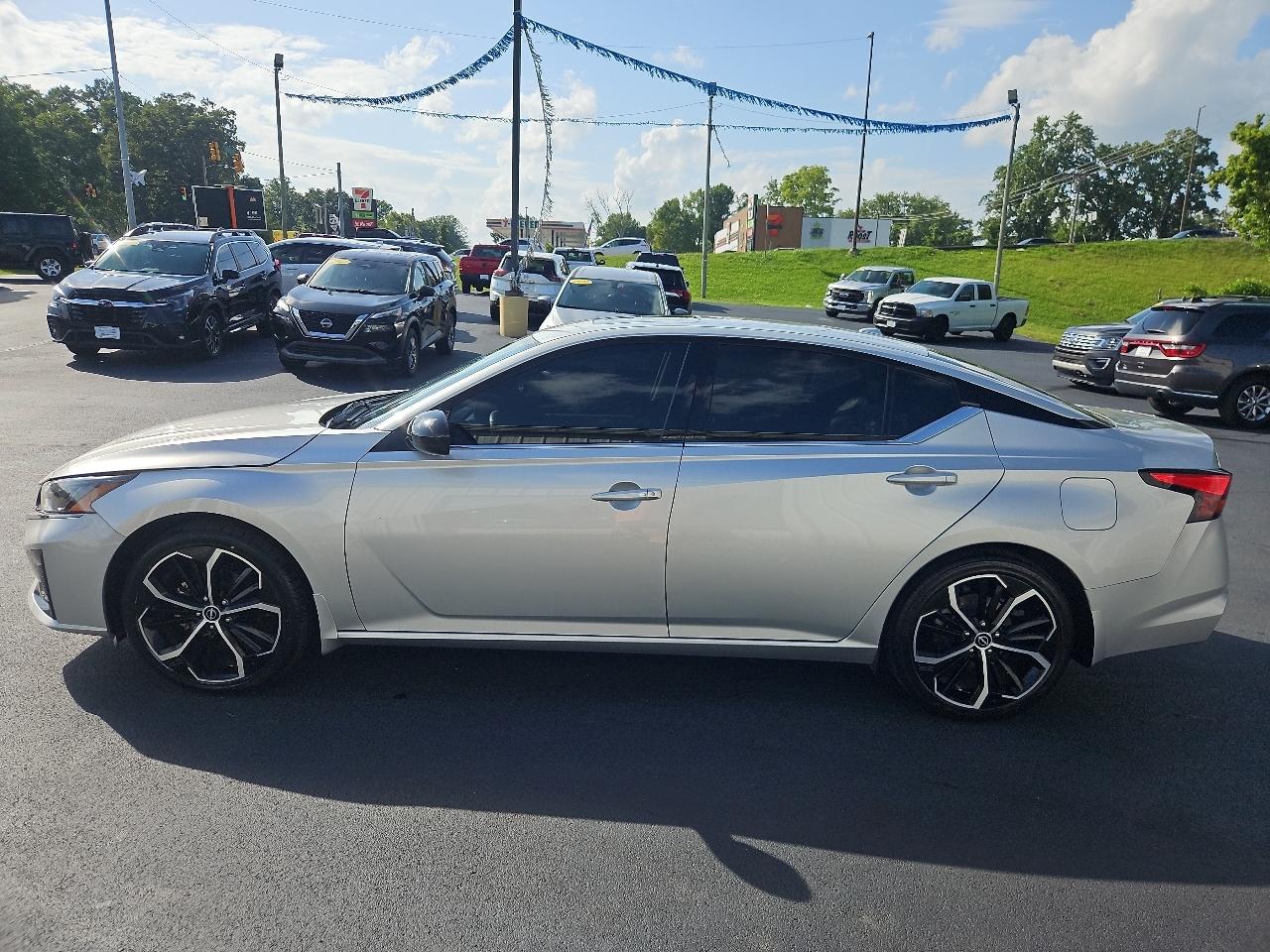 Nissan Altima  2024