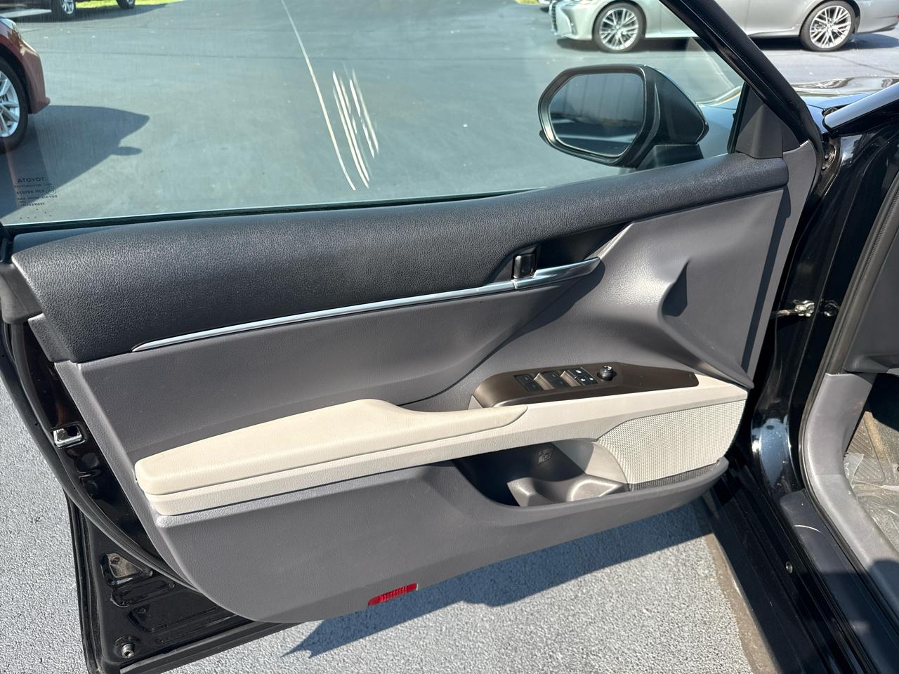 Toyota Camry Hybrid  2022