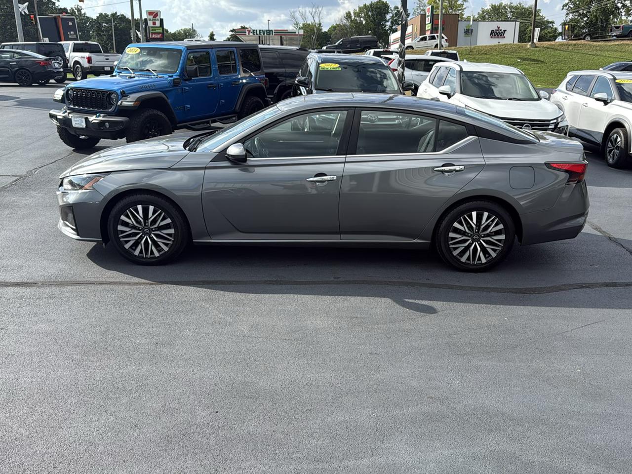 Nissan Altima  2023