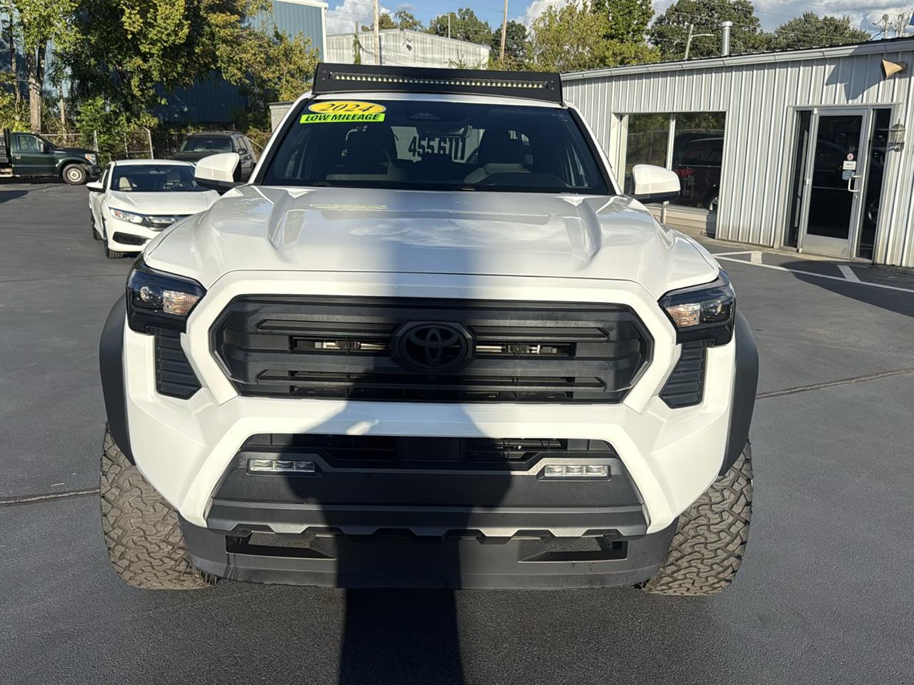 Toyota Tacoma photo 9