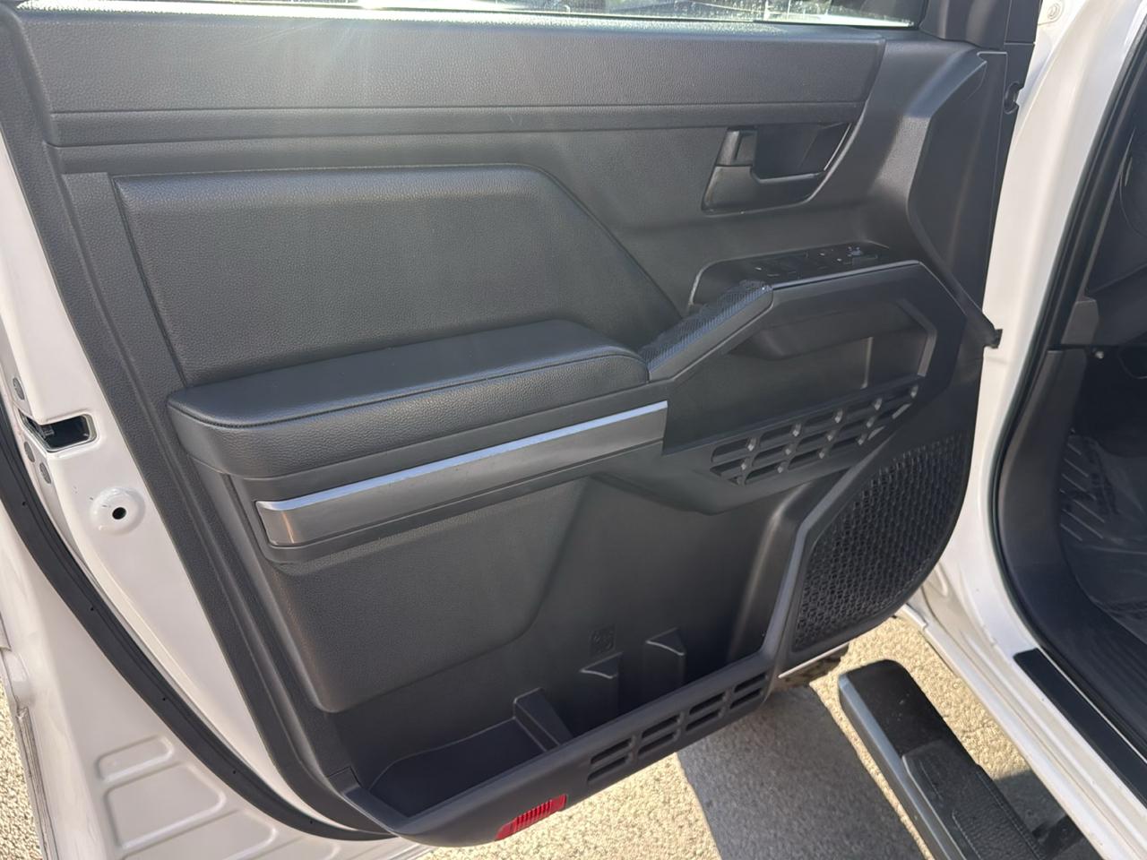Toyota Tacoma photo 11