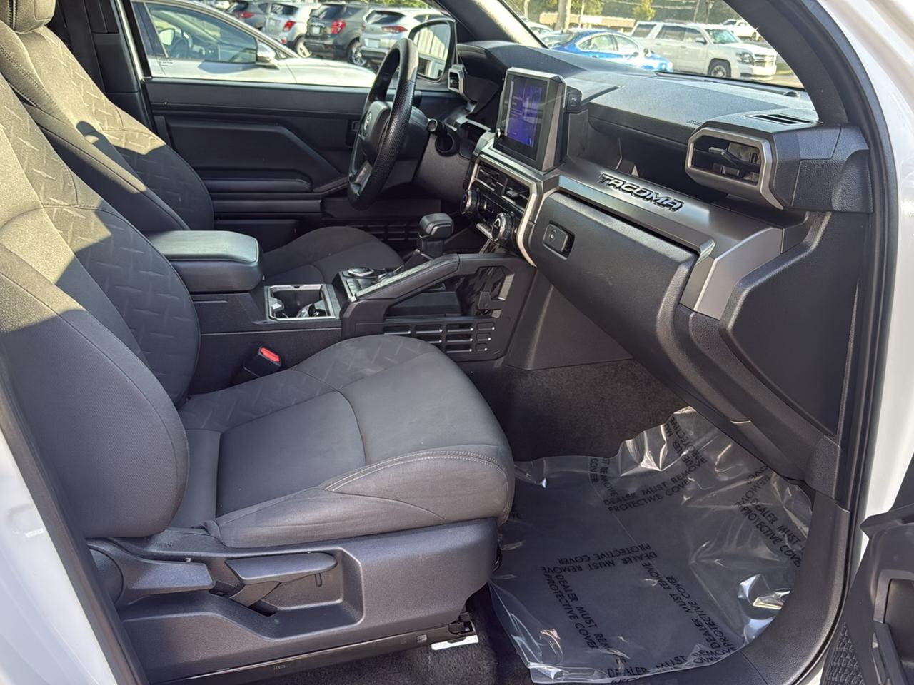 Toyota Tacoma photo 17