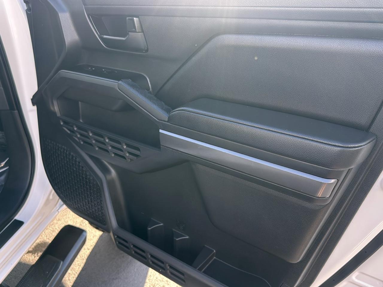 Toyota Tacoma photo 18