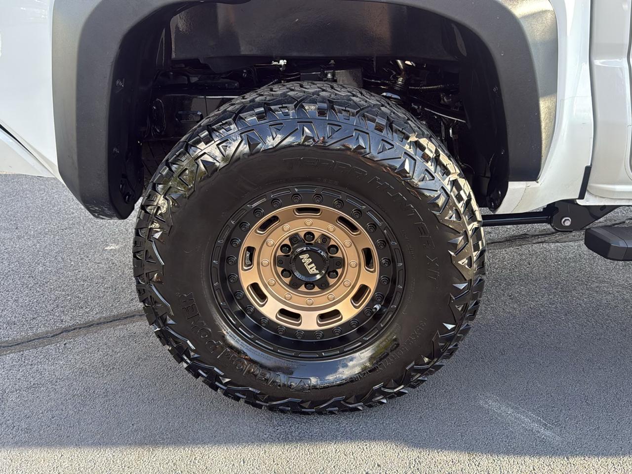 Toyota Tacoma photo 23