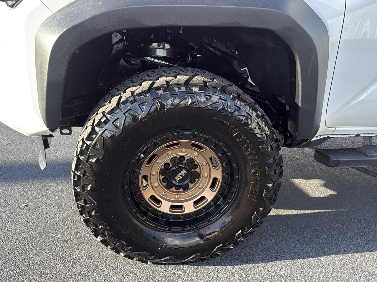 Toyota Tacoma photo 26