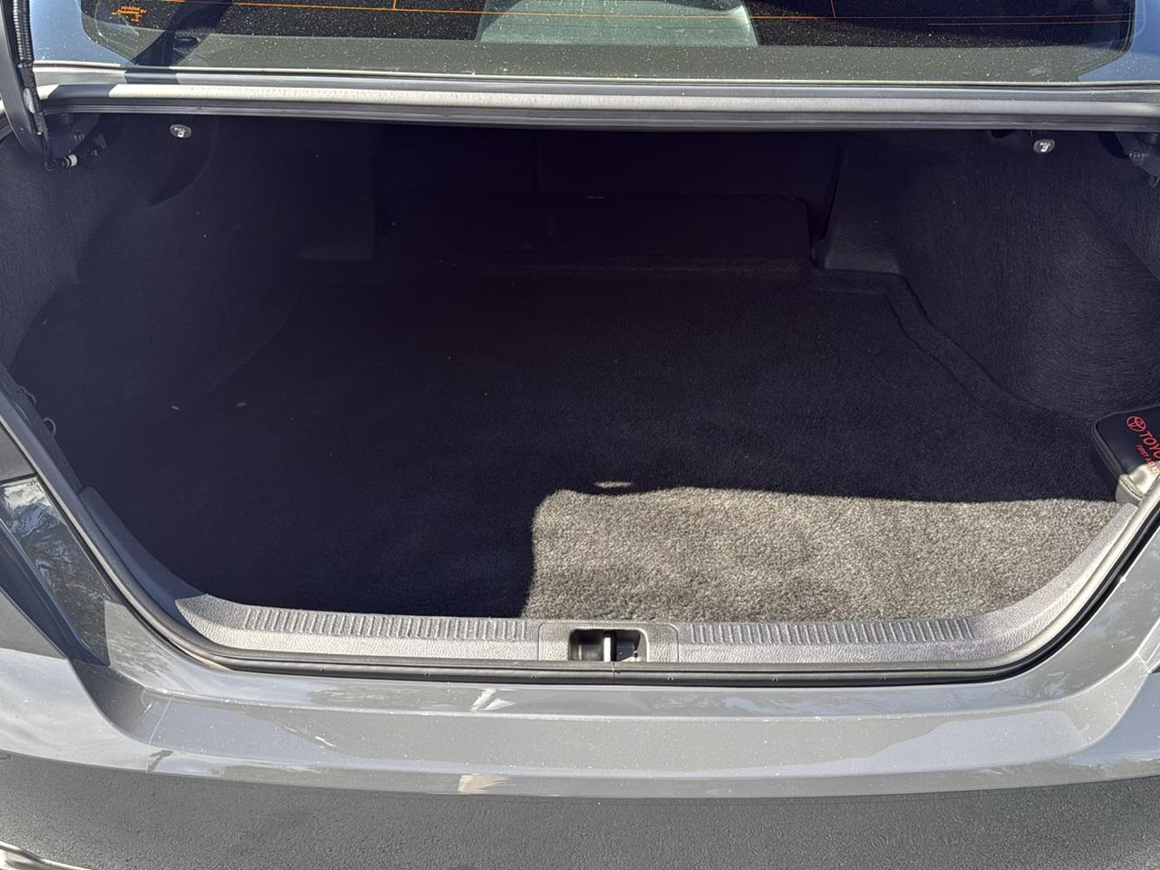 Toyota Camry Hybrid  2025