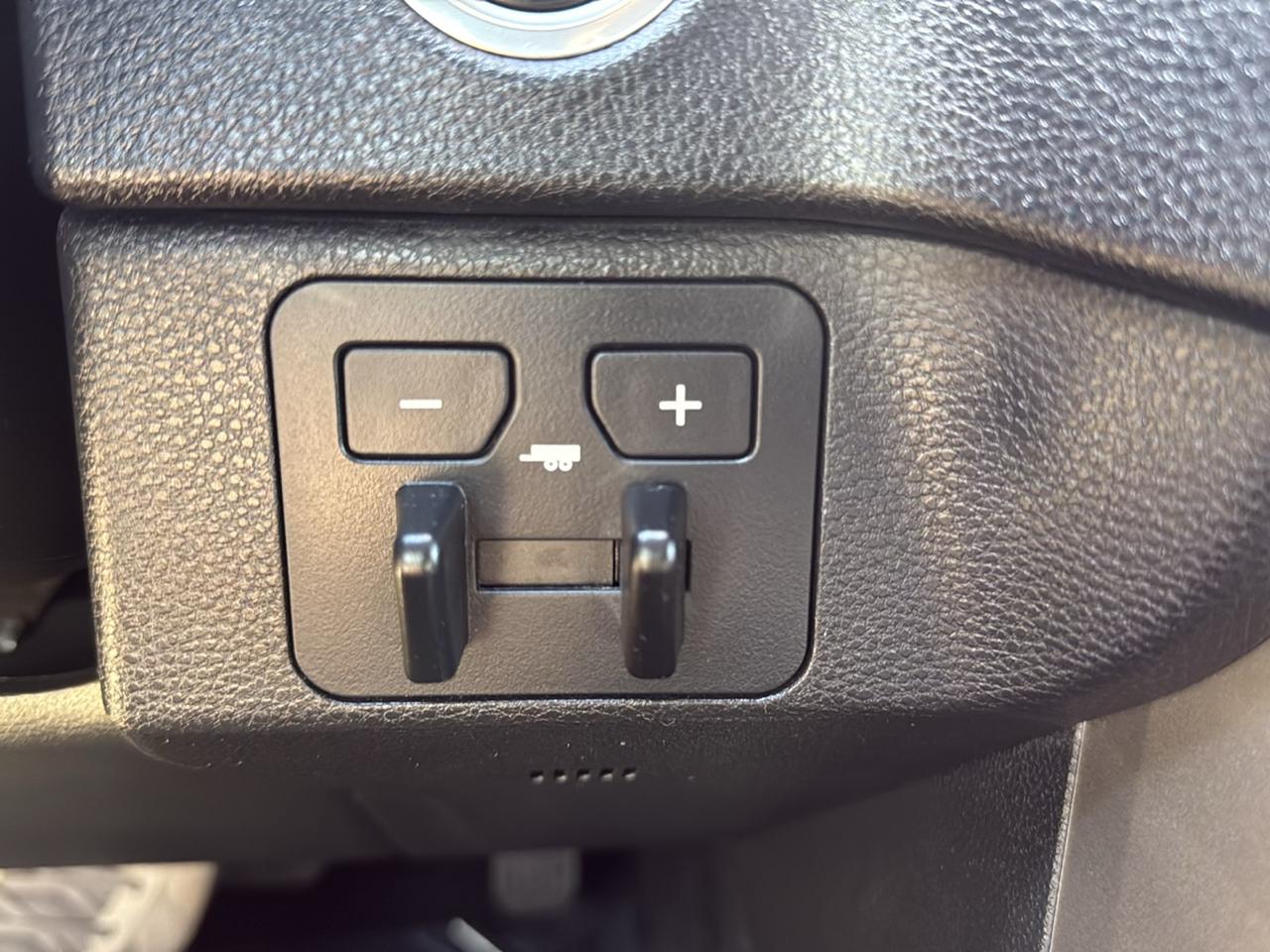 Toyota Tundra photo 16