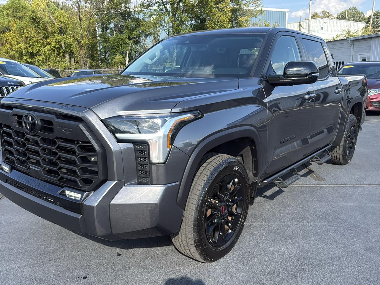 Toyota Tundra photo 2