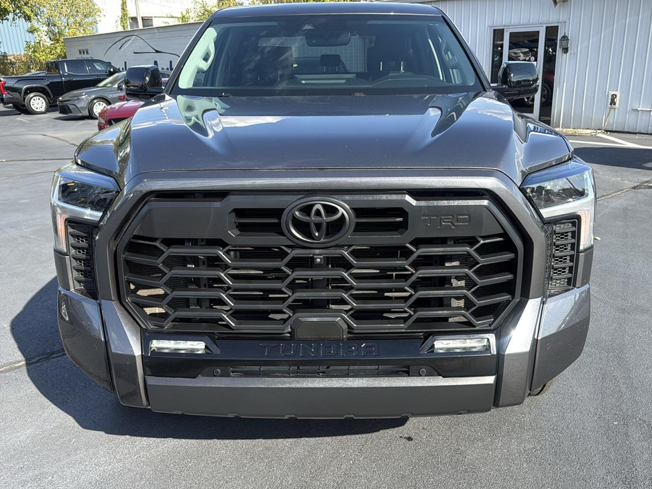 Toyota Tundra photo 9