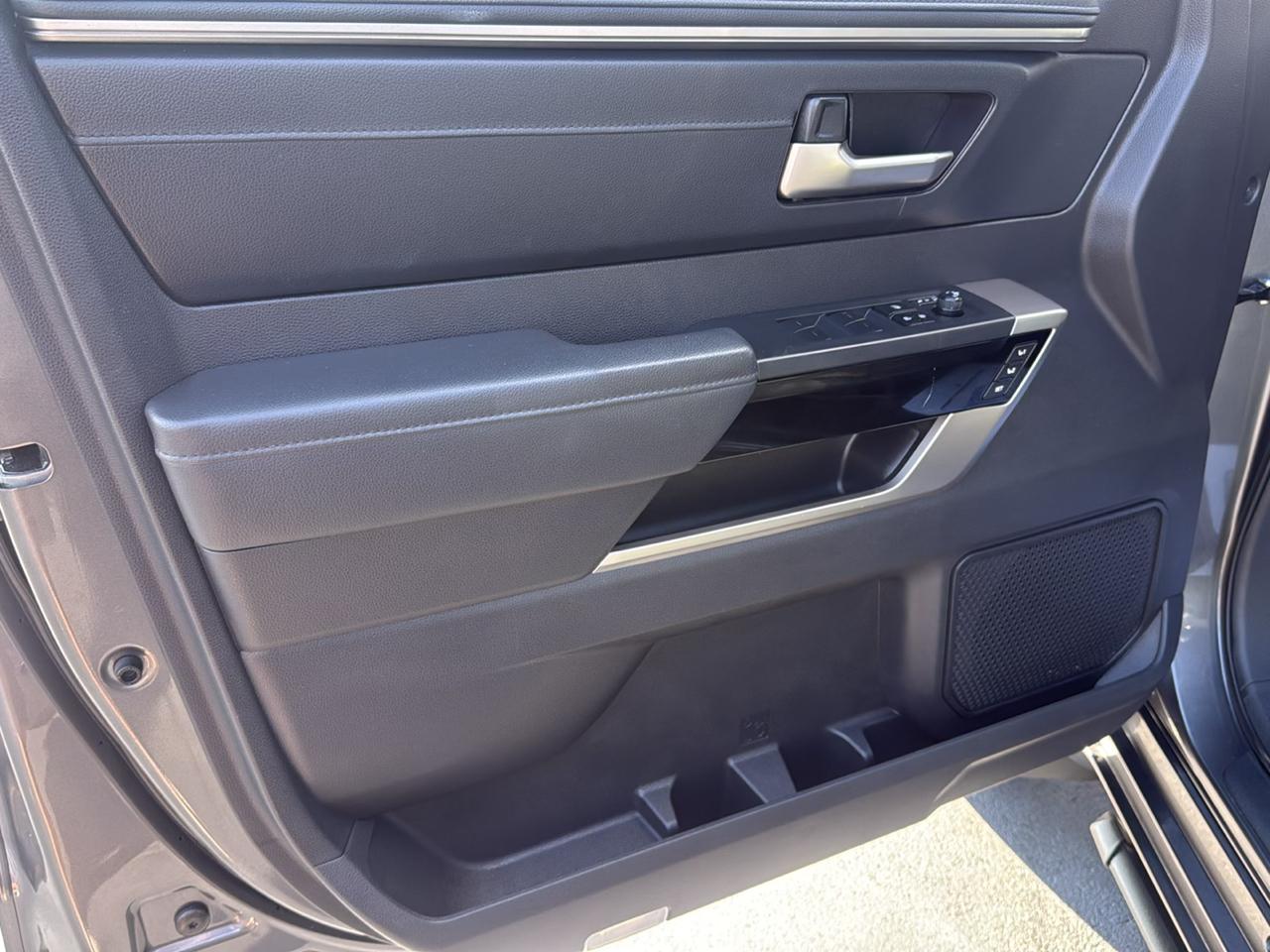 Toyota Tundra photo 11