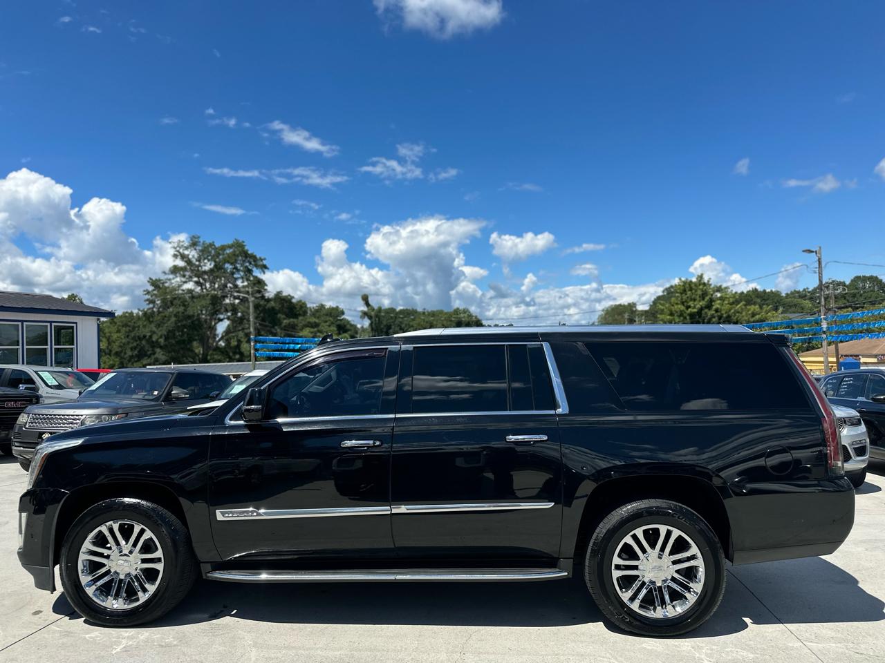 Cadillac Escalade ESV Standard 4WD 2017