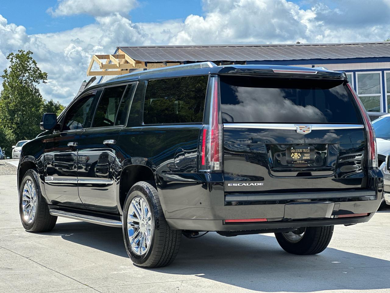 Cadillac Escalade ESV Standard 4WD 2017