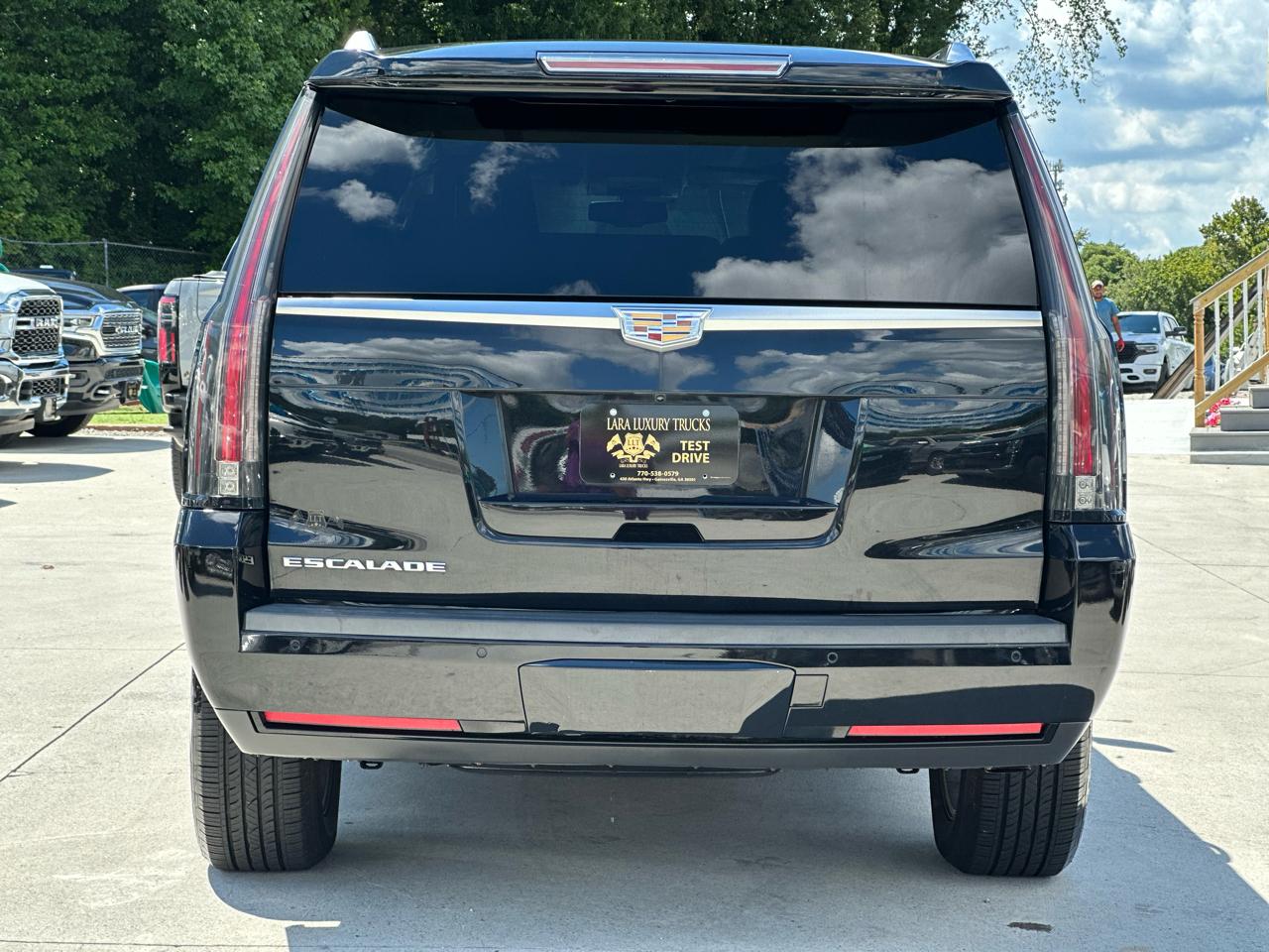 Cadillac Escalade ESV Standard 4WD 2017