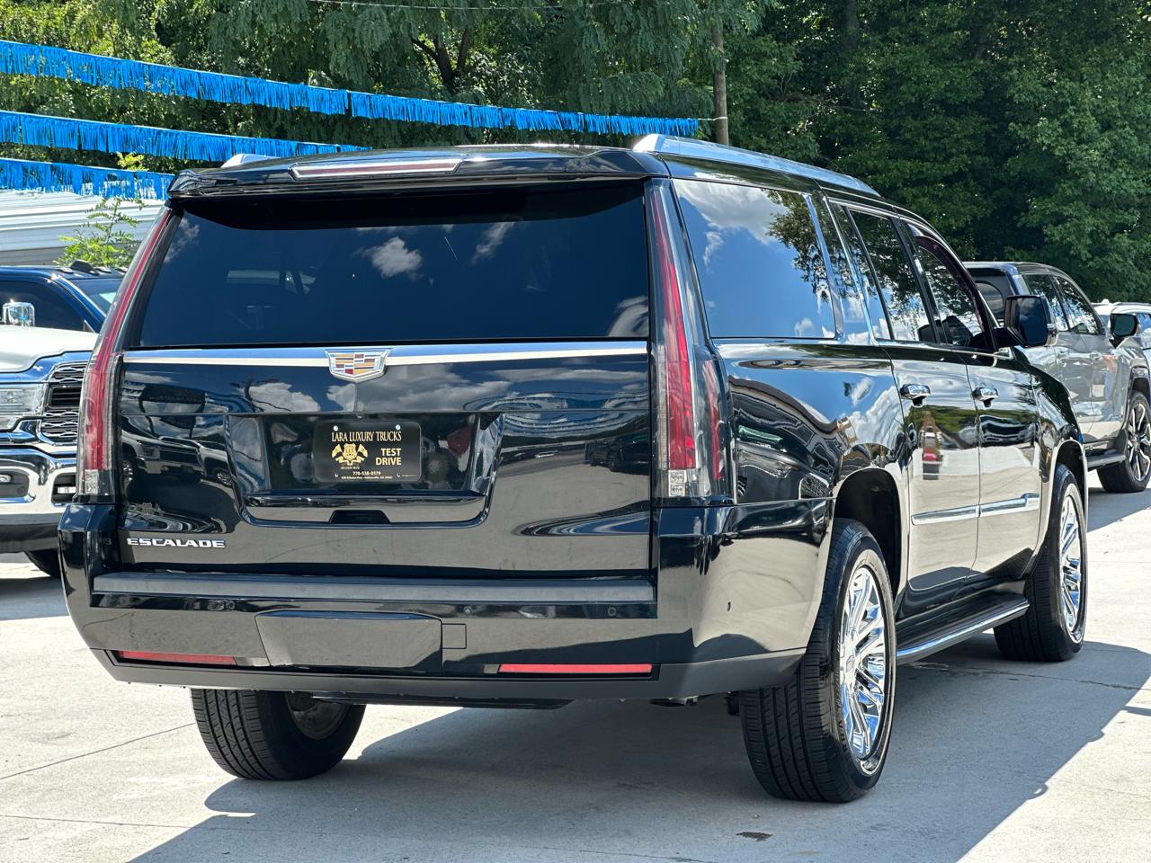 Cadillac Escalade ESV Standard 4WD 2017