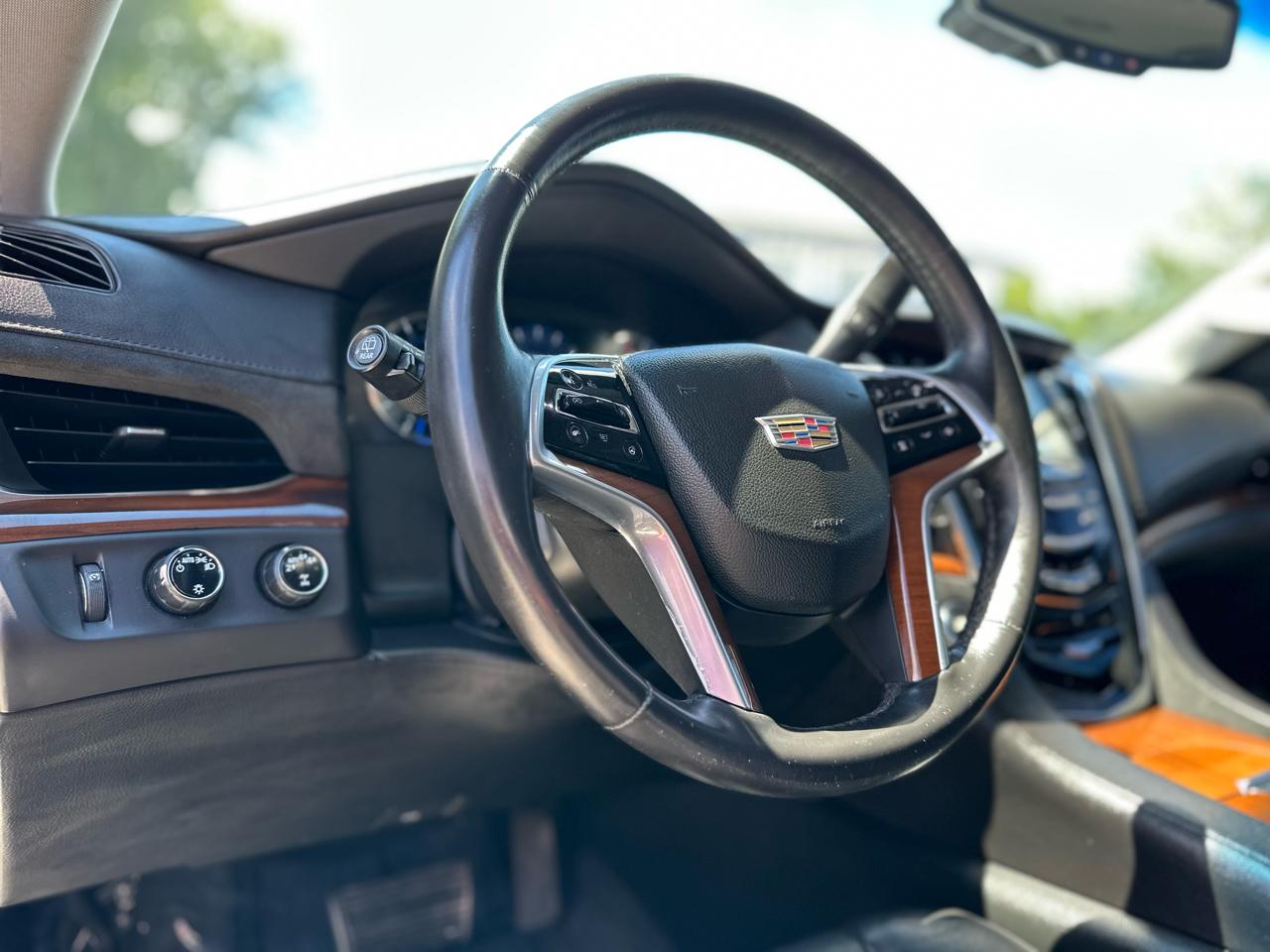 Cadillac Escalade ESV Standard 4WD 2017