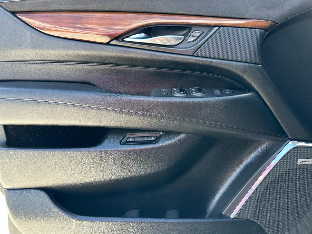 Cadillac Escalade ESV Standard 4WD 2017
