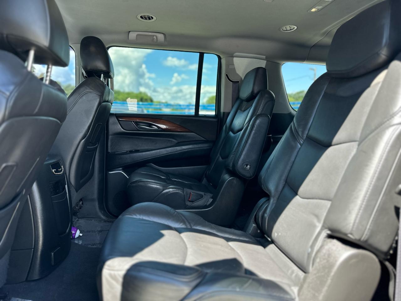 Cadillac Escalade ESV Standard 4WD 2017