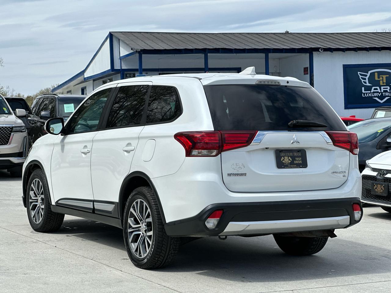 Mitsubishi Outlander SEL AWD 2017