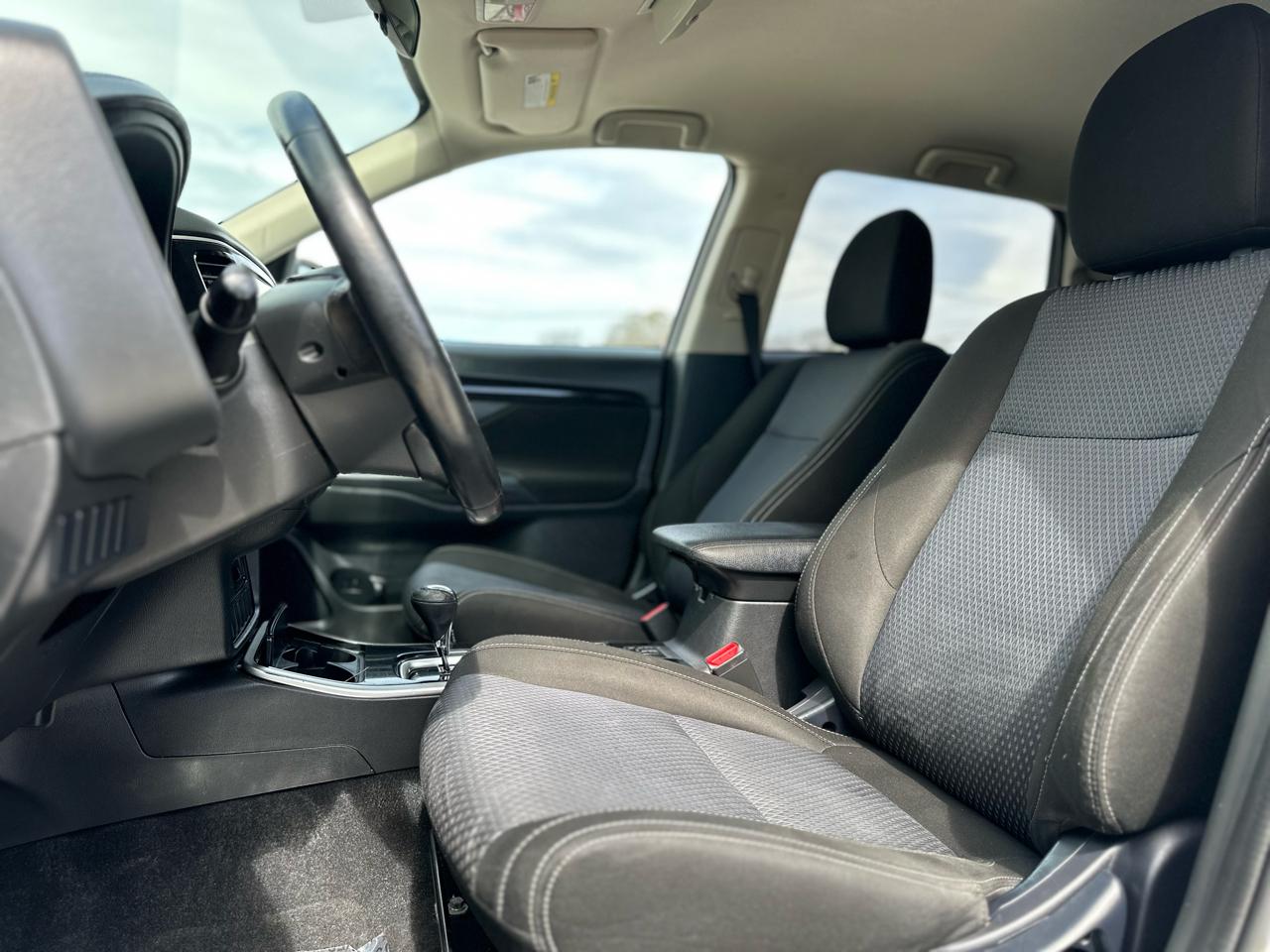 Mitsubishi Outlander SEL AWD 2017