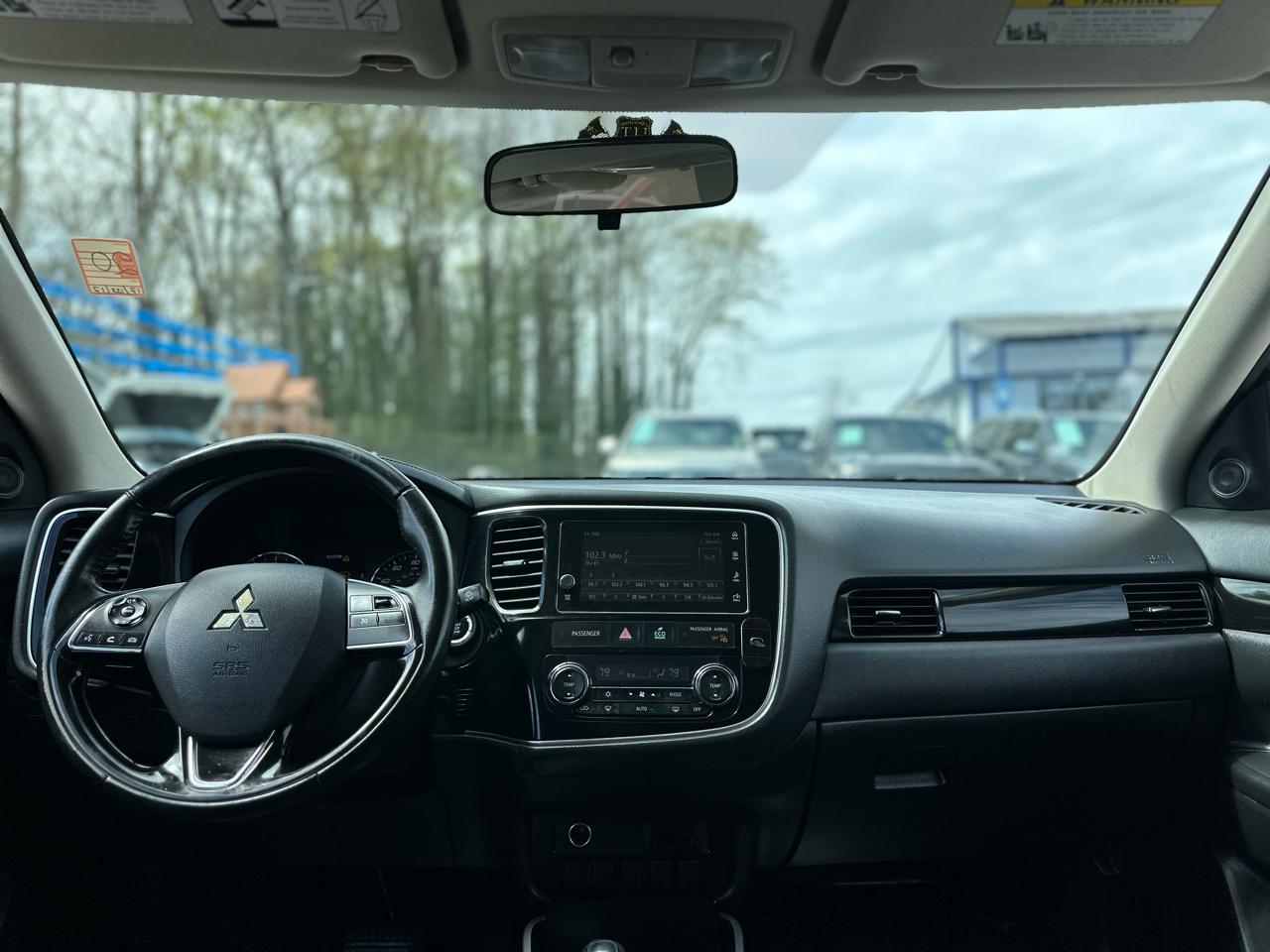 Mitsubishi Outlander SEL AWD 2017