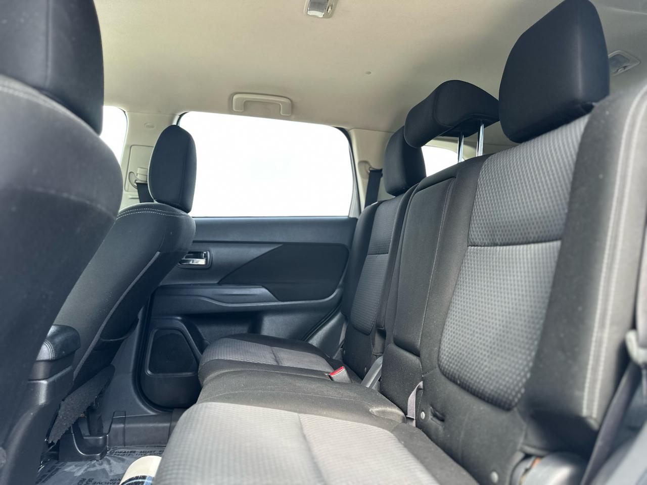 Mitsubishi Outlander SEL AWD 2017