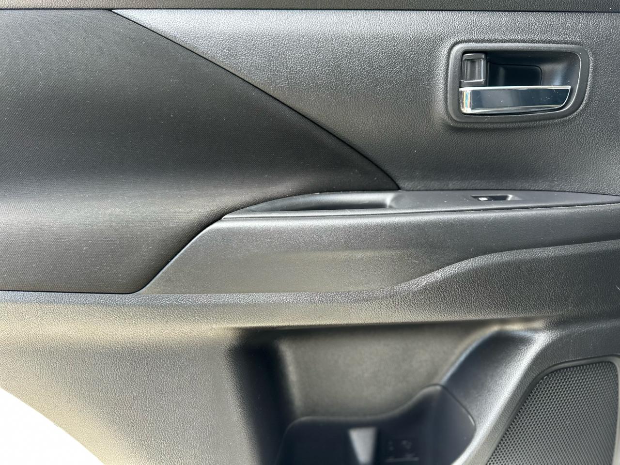 Mitsubishi Outlander SEL AWD 2017