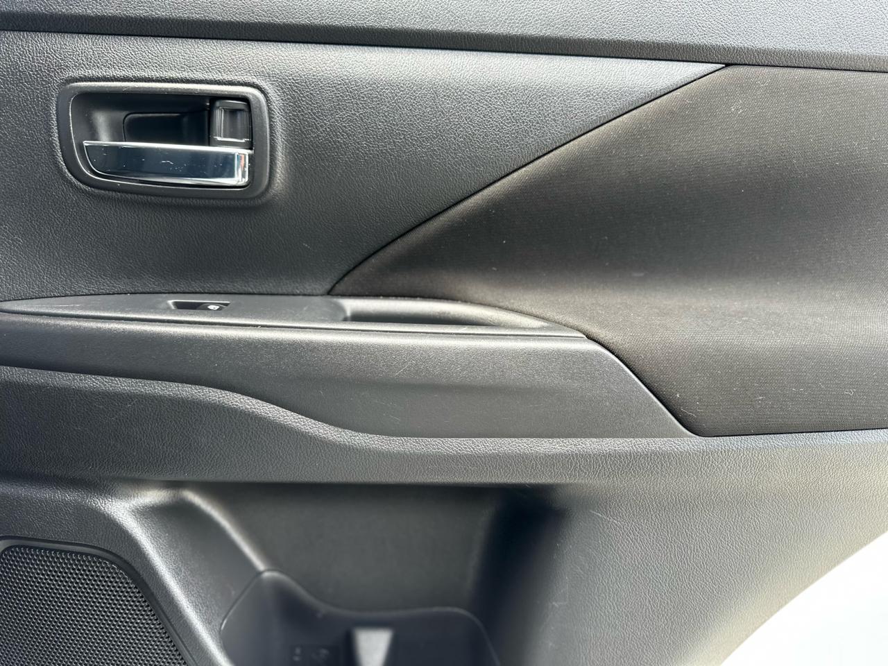 Mitsubishi Outlander SEL AWD 2017