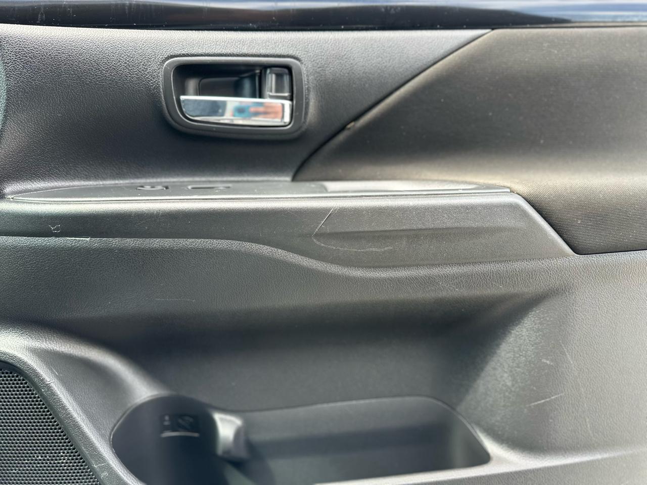 Mitsubishi Outlander SEL AWD 2017