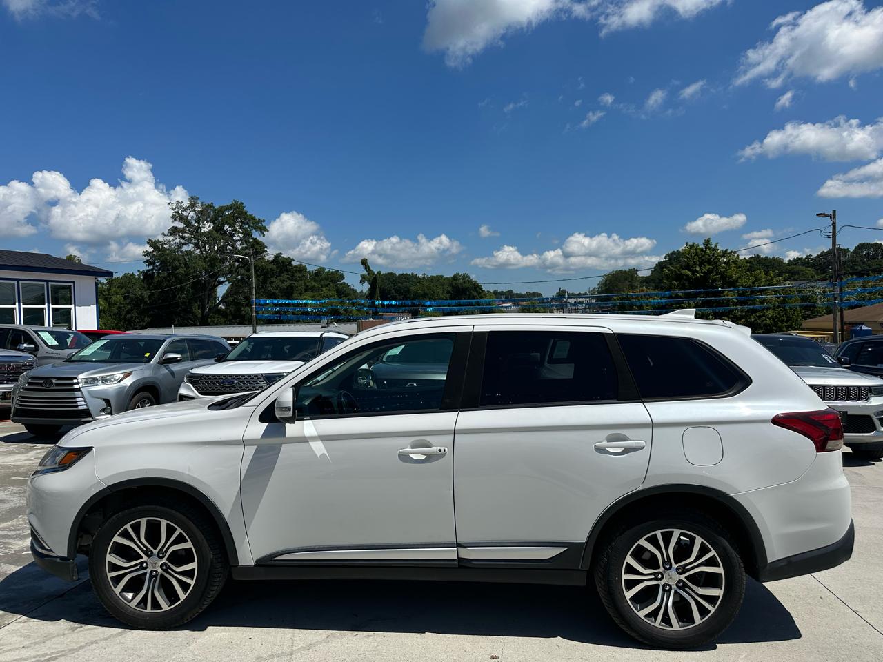 Mitsubishi Outlander SEL AWD 2017