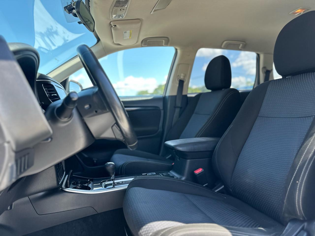 Mitsubishi Outlander SEL AWD 2017