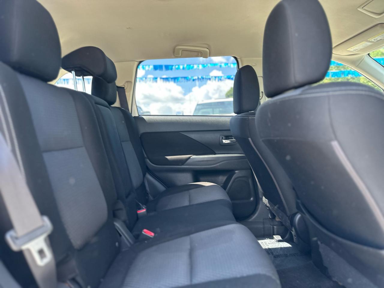 Mitsubishi Outlander SEL AWD 2017