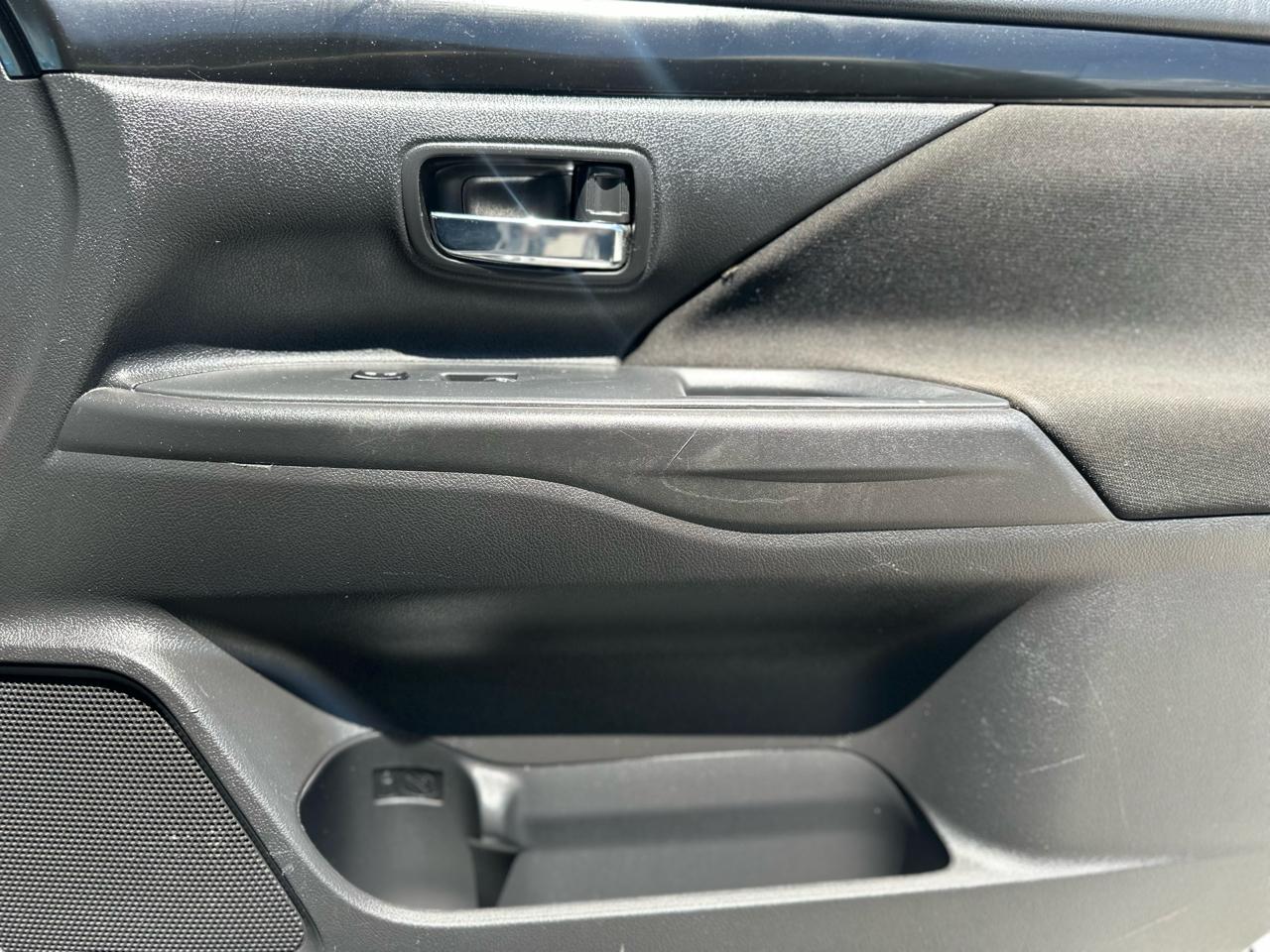 Mitsubishi Outlander SEL AWD 2017