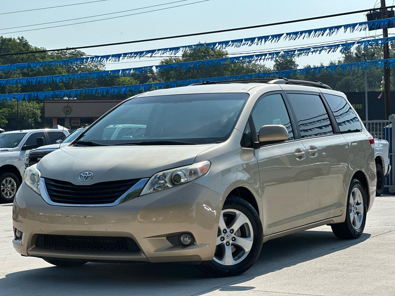 Toyota Sienna LE FWD 8-Passenger V6 2014