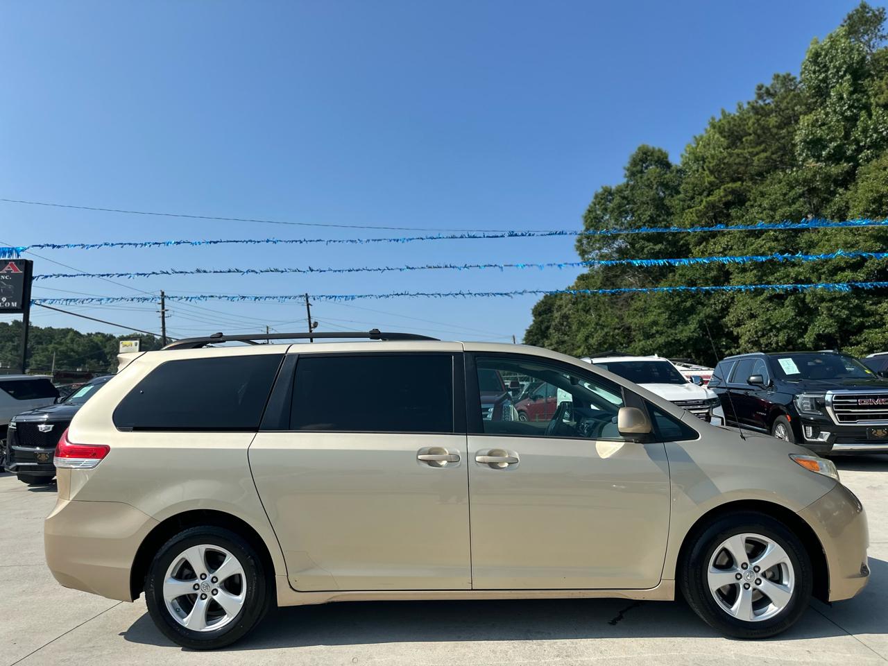 Toyota Sienna LE FWD 8-Passenger V6 2014