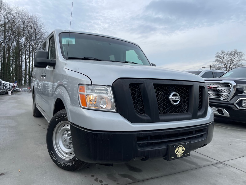 Nissan NV Passenger 3500 S V6 2019