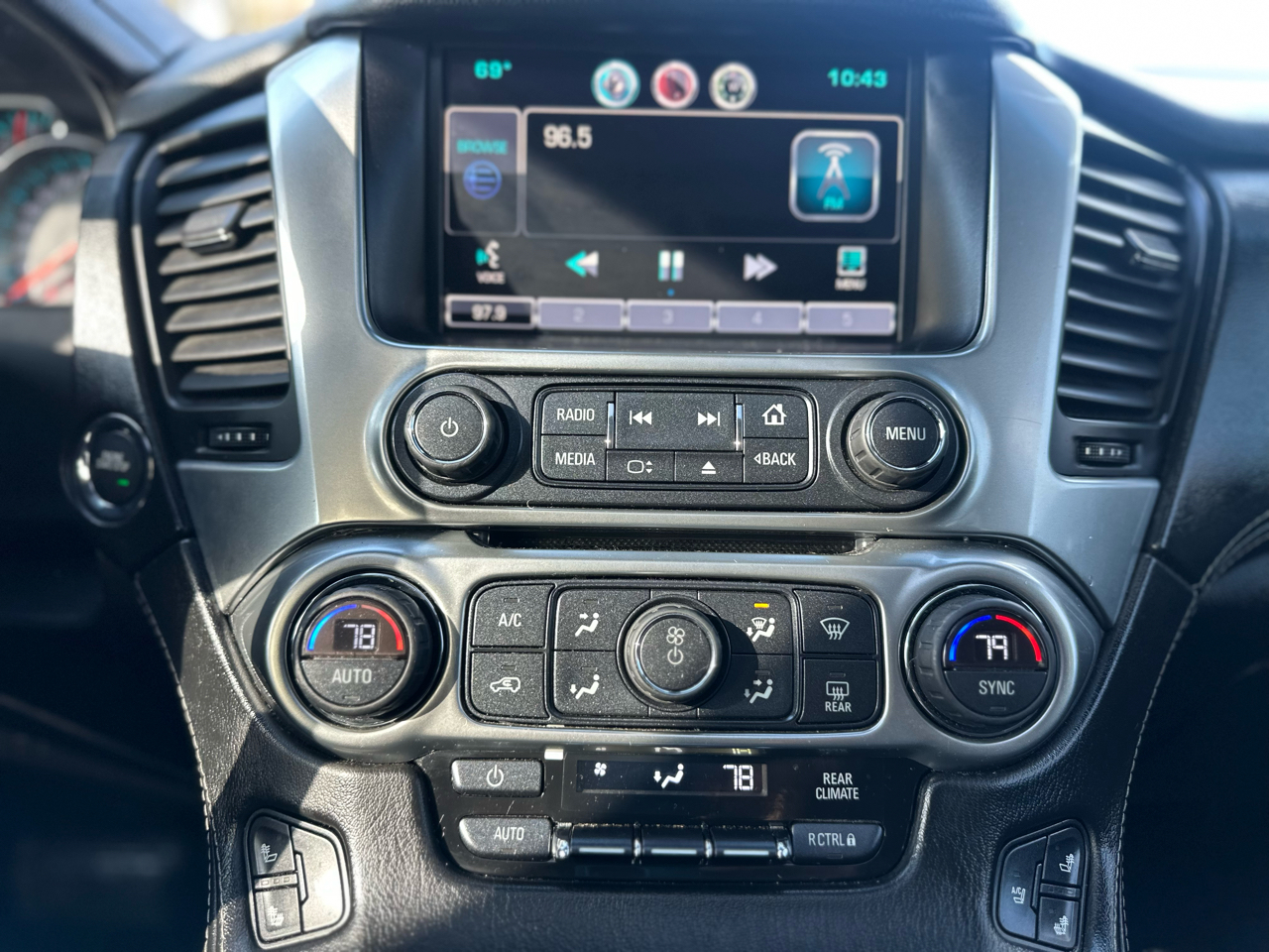 Chevrolet Suburban LTZ 1500 4WD 2015