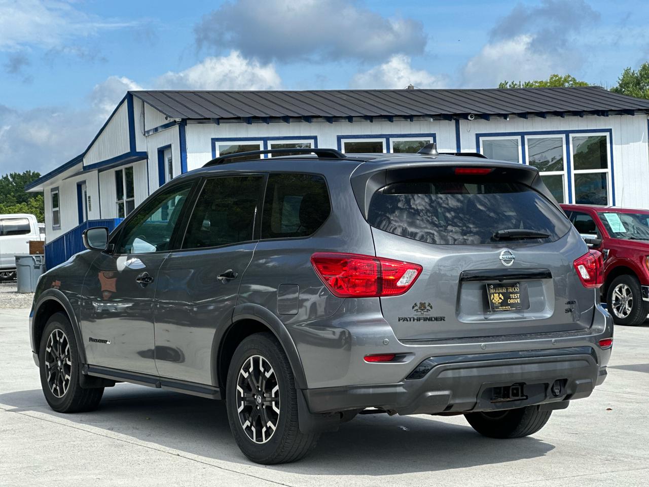 Nissan Pathfinder SV 4WD 2020