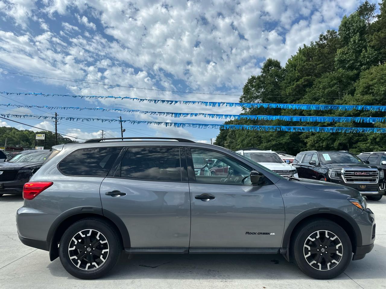 Nissan Pathfinder SV 4WD 2020