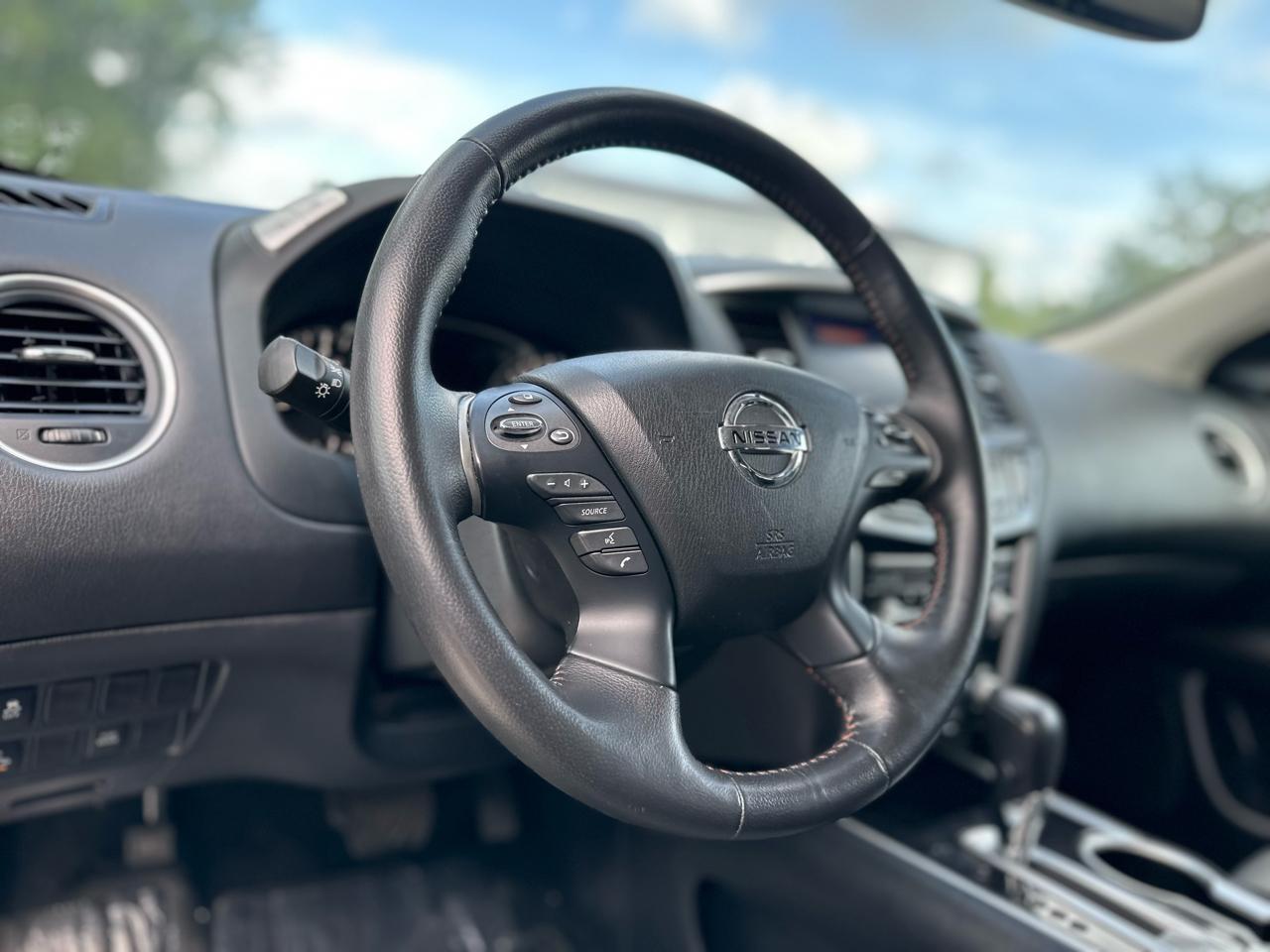 Nissan Pathfinder SV 4WD 2020