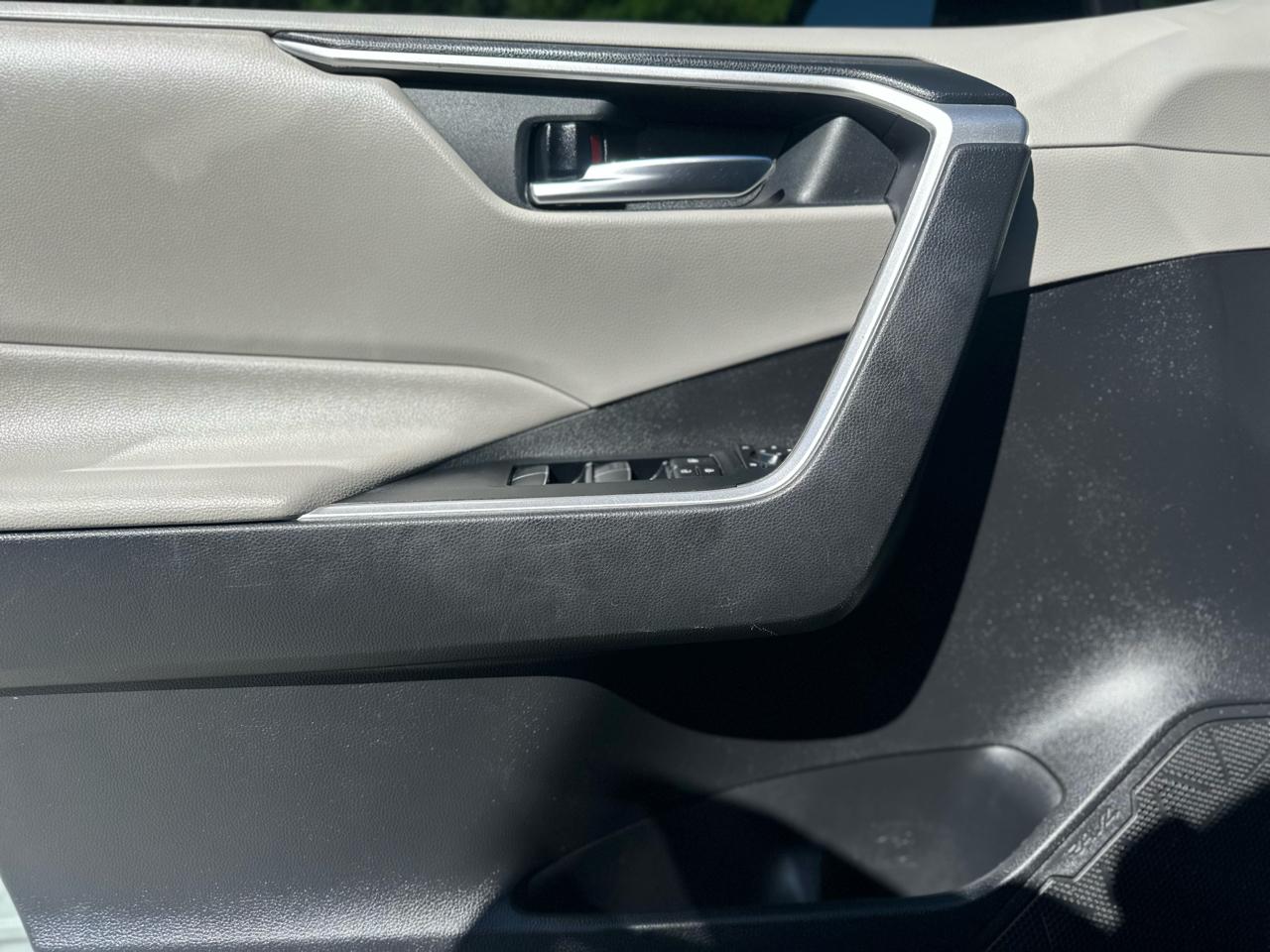 Toyota RAV4 XLE Premium 2020