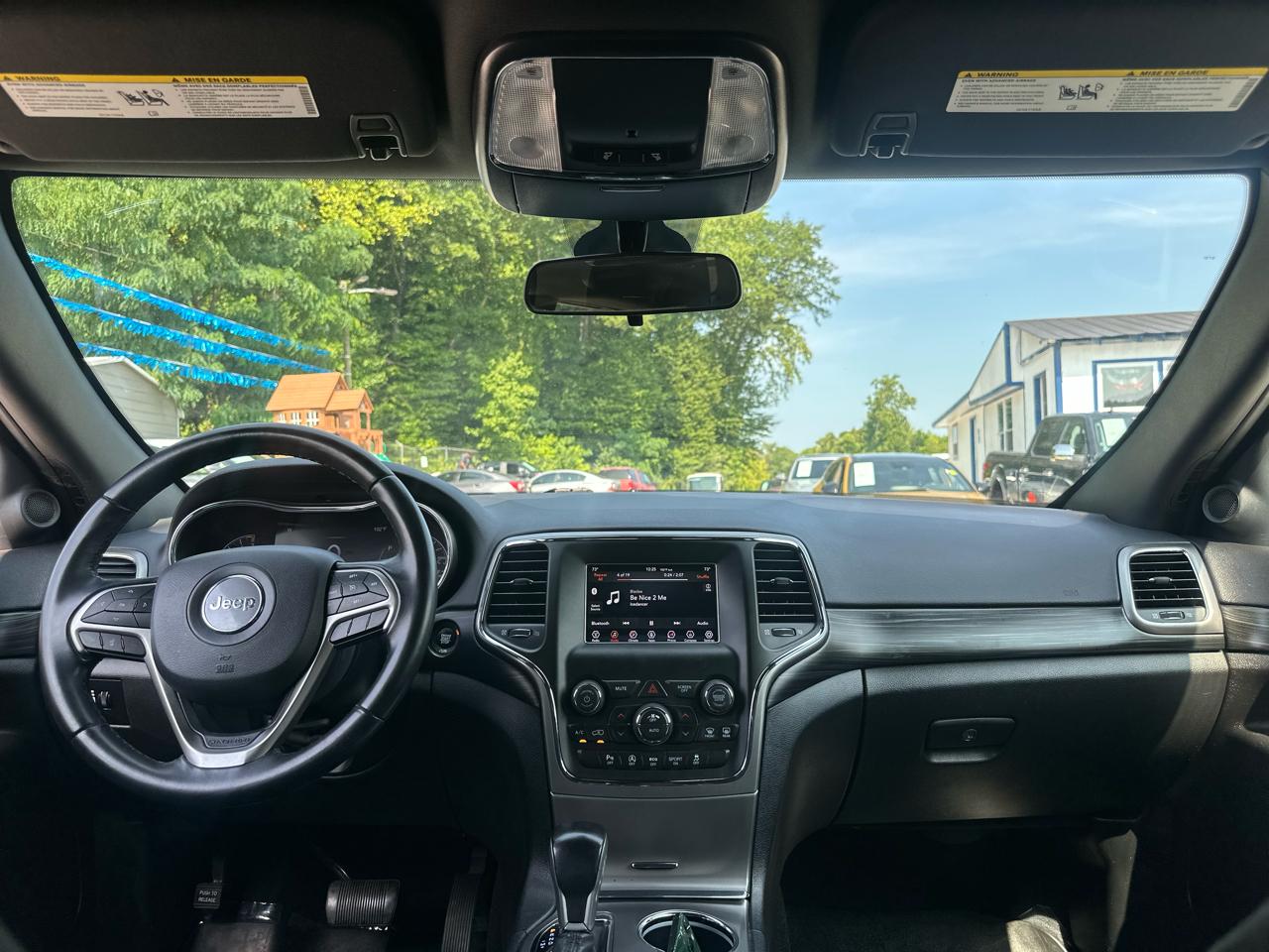 Jeep Grand Cherokee Laredo 2WD 2020
