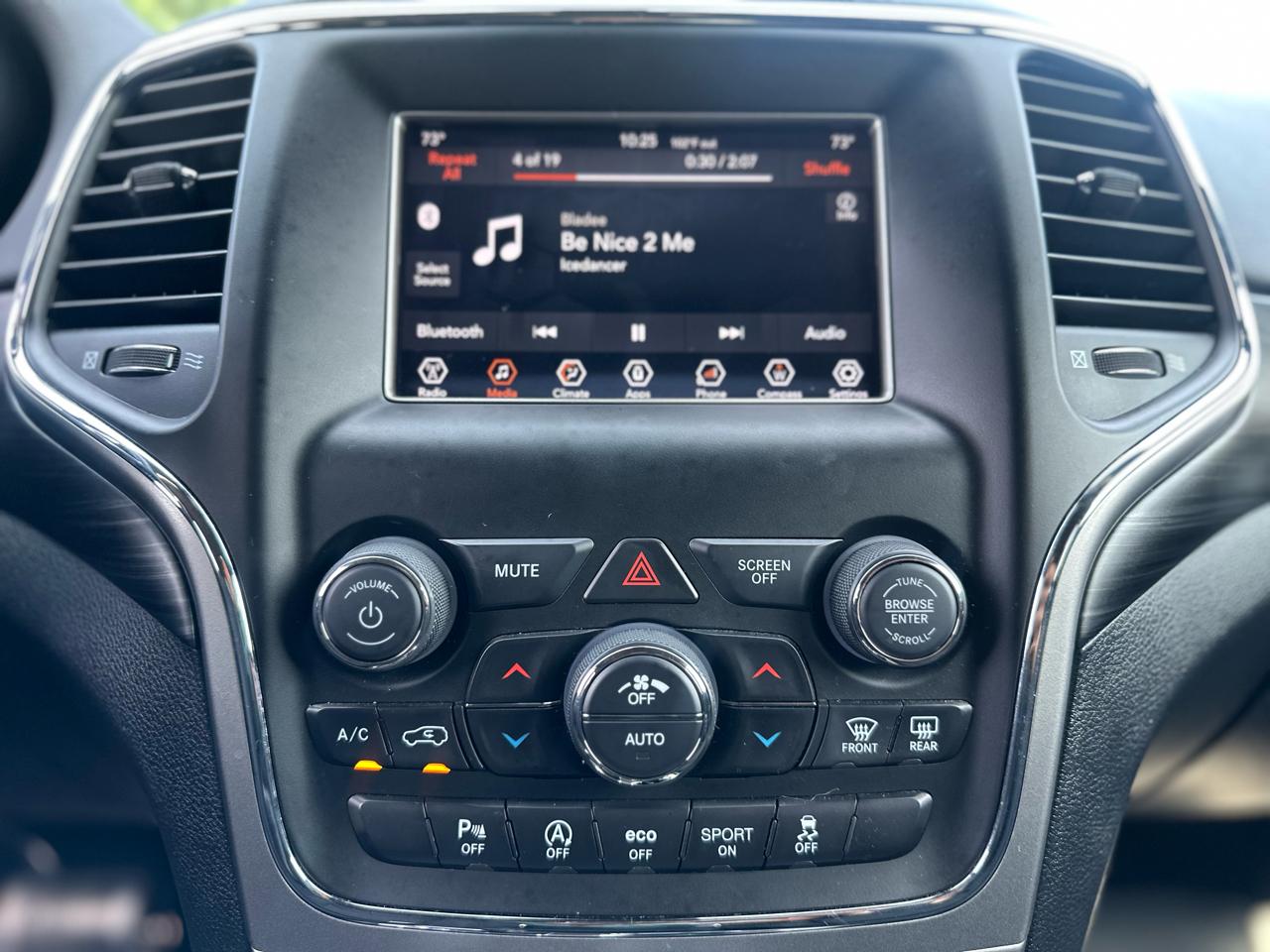 Jeep Grand Cherokee Laredo 2WD 2020