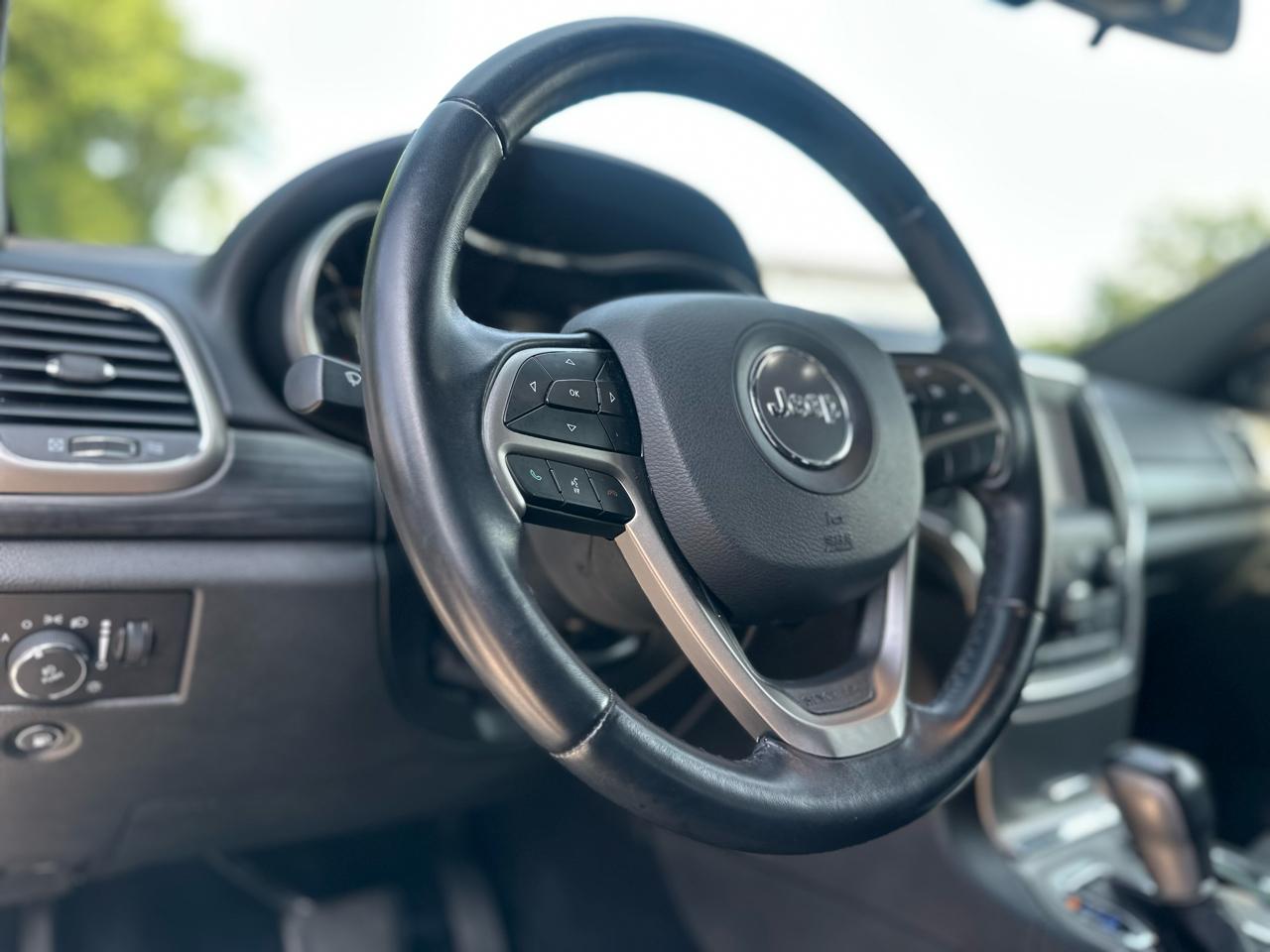 Jeep Grand Cherokee Laredo 2WD 2020