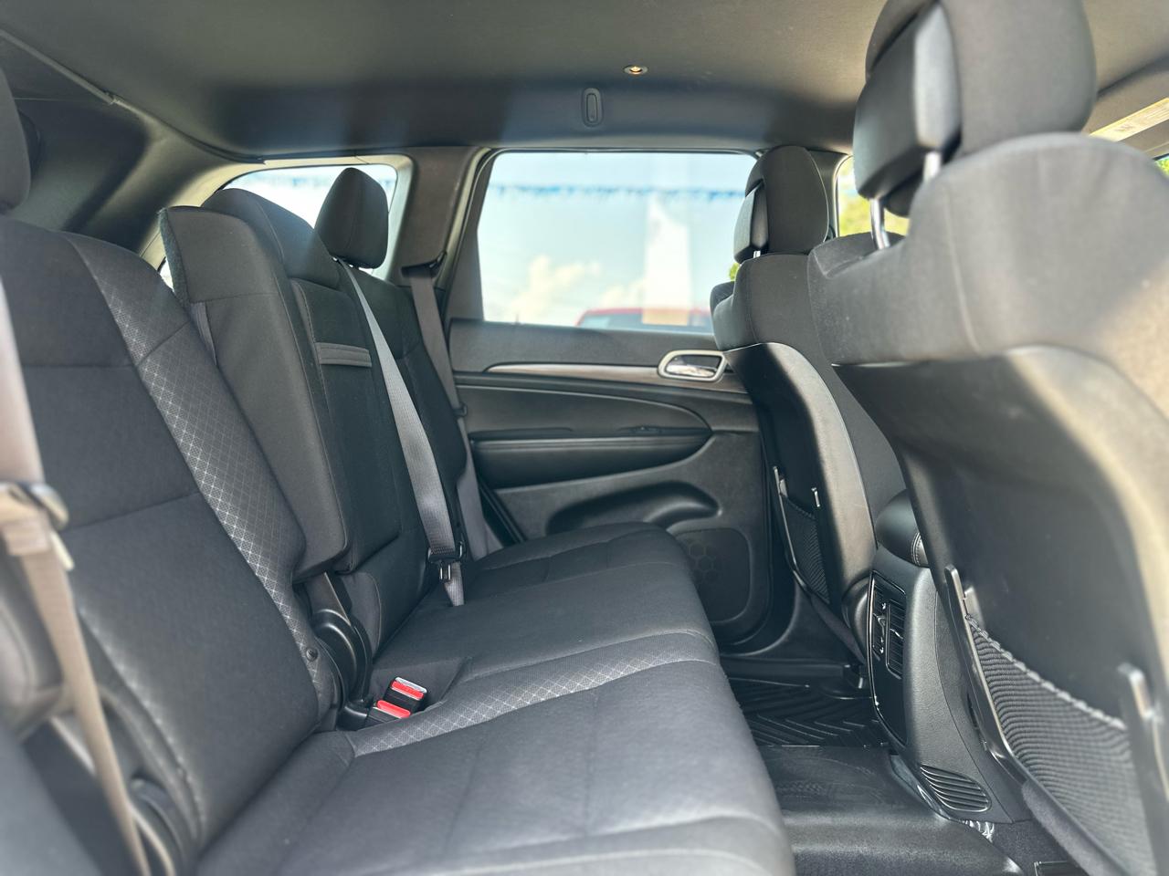 Jeep Grand Cherokee Laredo 2WD 2020
