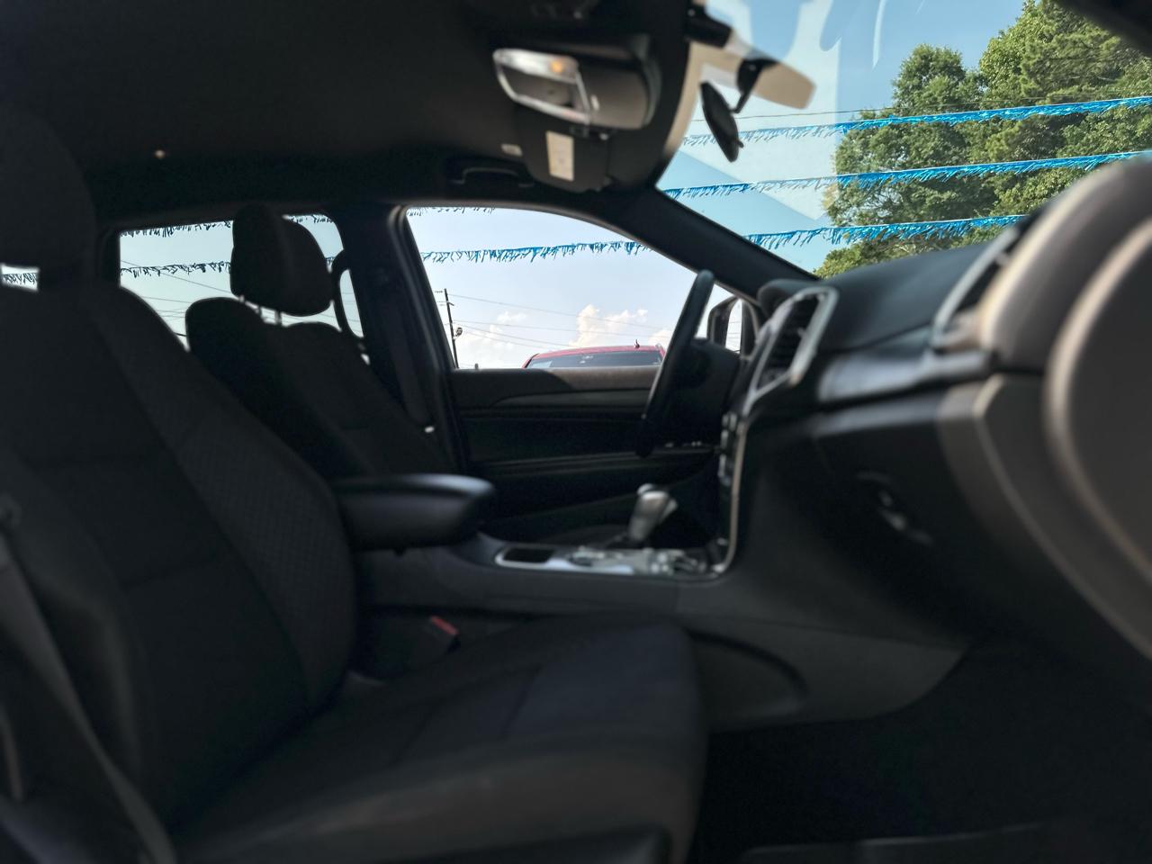 Jeep Grand Cherokee Laredo 2WD 2020