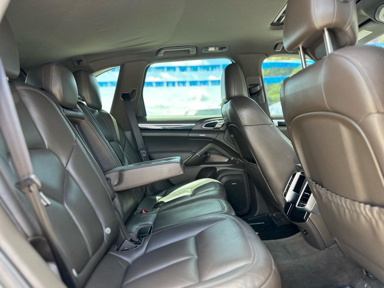 Porsche Cayenne Base 2016