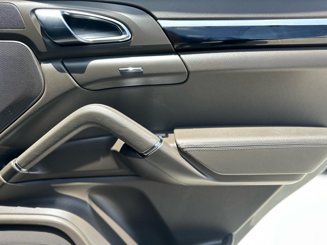 Porsche Cayenne Base 2016